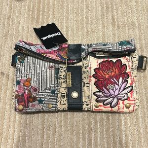Desigual Clutch!!